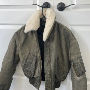 Women’s cropped bomber jacket, photo for color size extra small worn  excellent